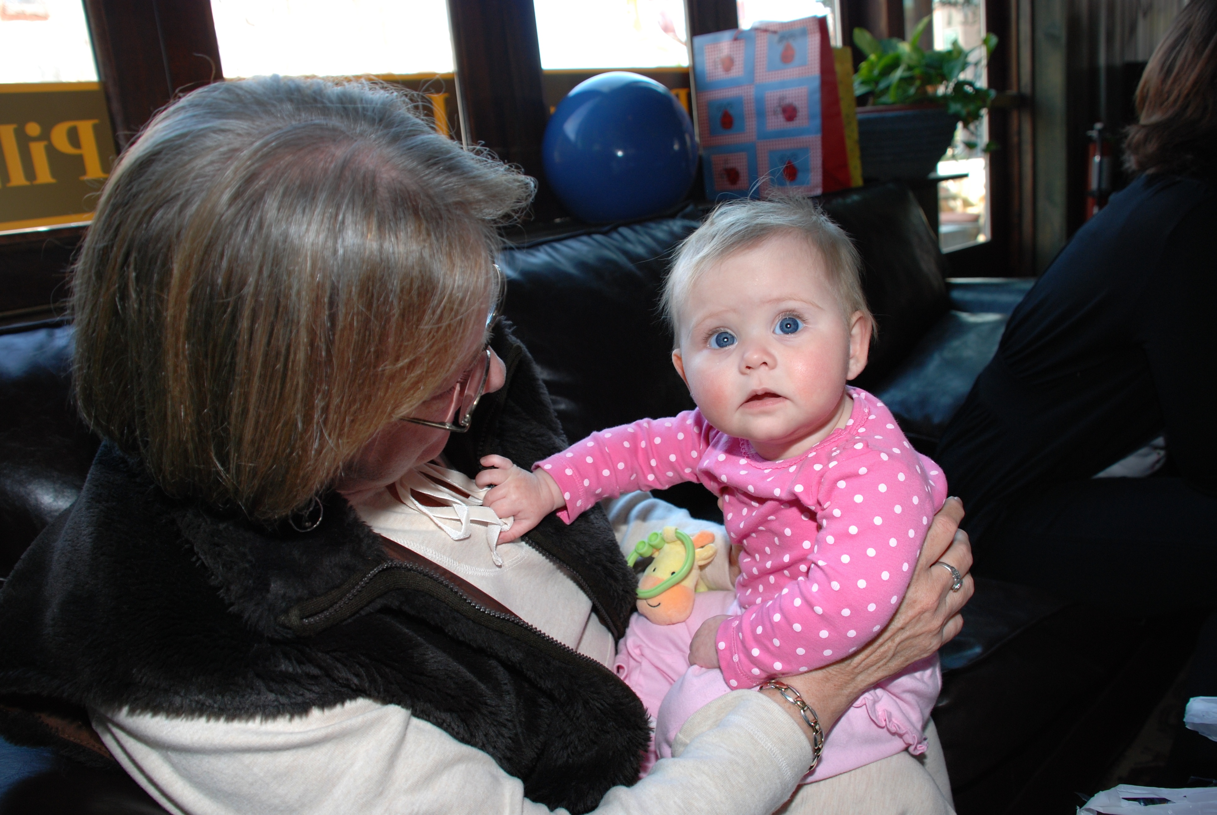 2009-01-25-02 NANA-HI 60TH BD3.jpg